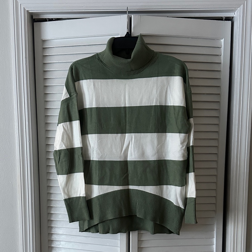 Striped Green and White Women’s Sweater Medium